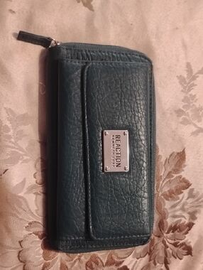 Reaction By Kenneth Cole Wallet